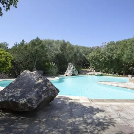Modern In Olbia With Shared Pool - 45 Sqm ヴィラ *